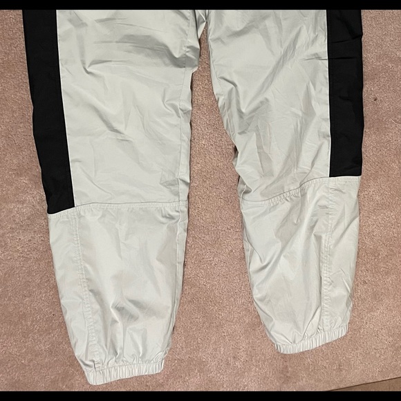 North Face Windbreaker Pants - Picture 2 of 5